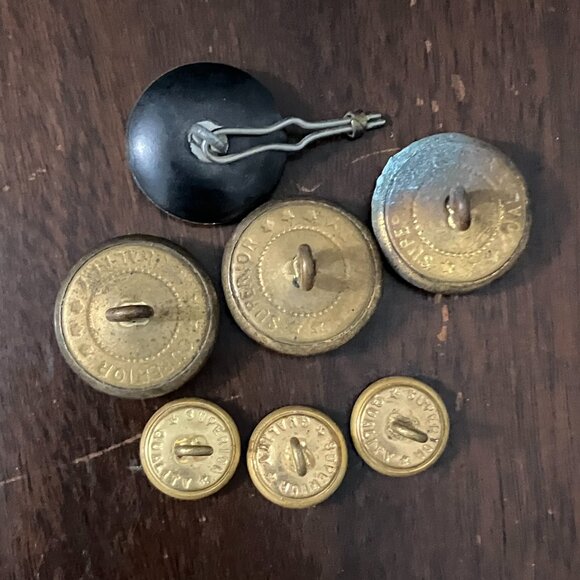 Lot of Vintage US Navy & Navy Medic Buttons WWII Korea Military - Picture 9 of 10